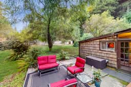 Peaceful Creekside - Tranquil Nature Retreat by the Water - Image 2