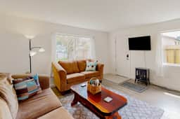 Cedar Street Cottage - Image 2