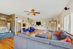 Logan's Landing - Relaxing Coastal Retreat Near the Water - Image 5