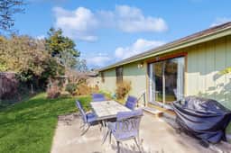 Lighthouse Retreat - Peaceful Coastal Getaway - Image 2