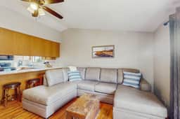 Lighthouse Retreat - Peaceful Coastal Getaway - Image 4