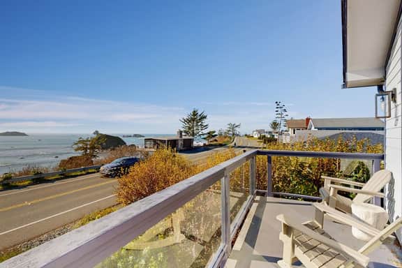 Pacific View Escape - Stunning Ocean Views & Coastal Comfort - Image 2