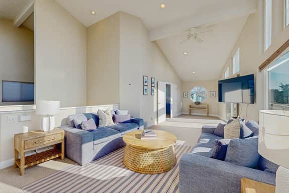 Pacific View Escape - Stunning Ocean Views & Coastal Comfort - Image 4