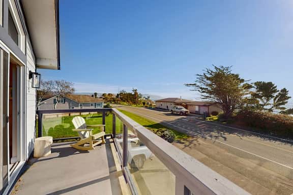 Pacific View Escape - Stunning Ocean Views & Coastal Comfort - Image 5
