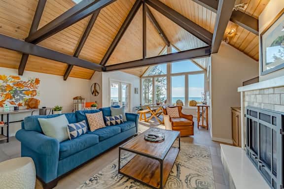 Seagull's Bluff - Scenic Coastal Retreat with Ocean Views - Image 5