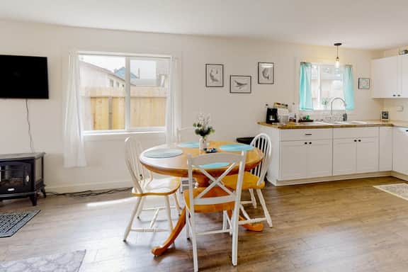 Cedar Street Cottage - Image 4