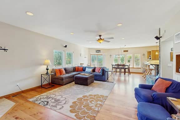 Logan's Landing - Relaxing Coastal Retreat Near the Water - Image 2