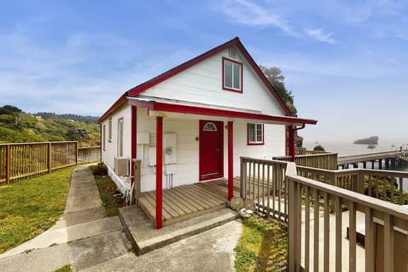 Seascape Home & Cottage - Image 4