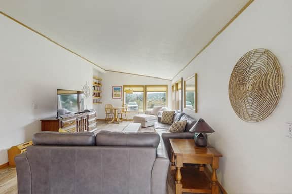 Pacific View Escape - Image 4