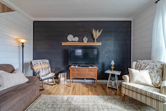 1858 Homestead - Historic Country Retreat with Modern Comforts - Image 3