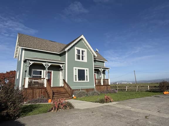 1858 Homestead - Historic Country Retreat with Modern Comforts - Image 2