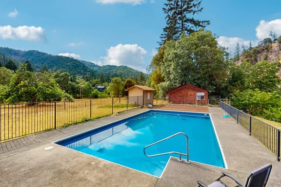 Trinity River Retreat - Image 1