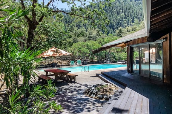 The Merryman Cabin - Cozy Riverside Woodland Retreat - Image 1