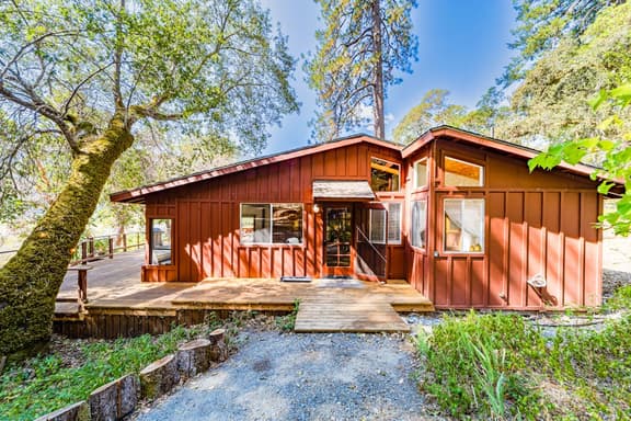 La Casa Del Rio - Serene Riverside Getaway Surrounded by Nature - Image 1