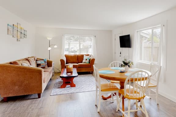 Cedar Street Cottage - Image 1