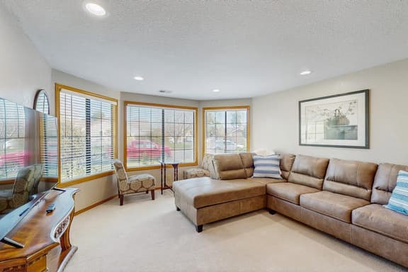 Lighthouse Retreat - Peaceful Coastal Getaway - Image 1